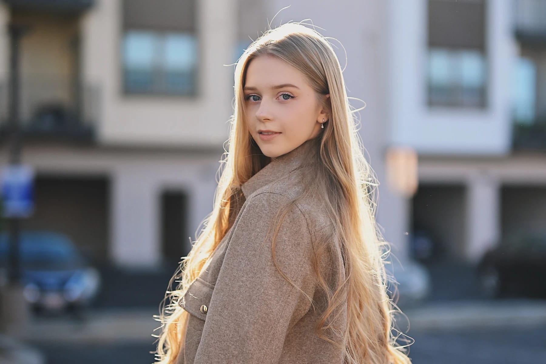 Nikon Z6III + Nikkor Z 50mm f/1.2 S: Fall Street Portraits with Sofia in Roseville